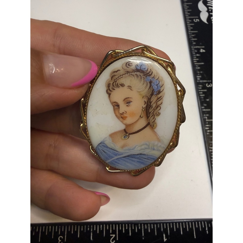 Hand Painted Porcelain Portrait Brooch Pendant Gold Tone Oval Noblewoman‎ Blue